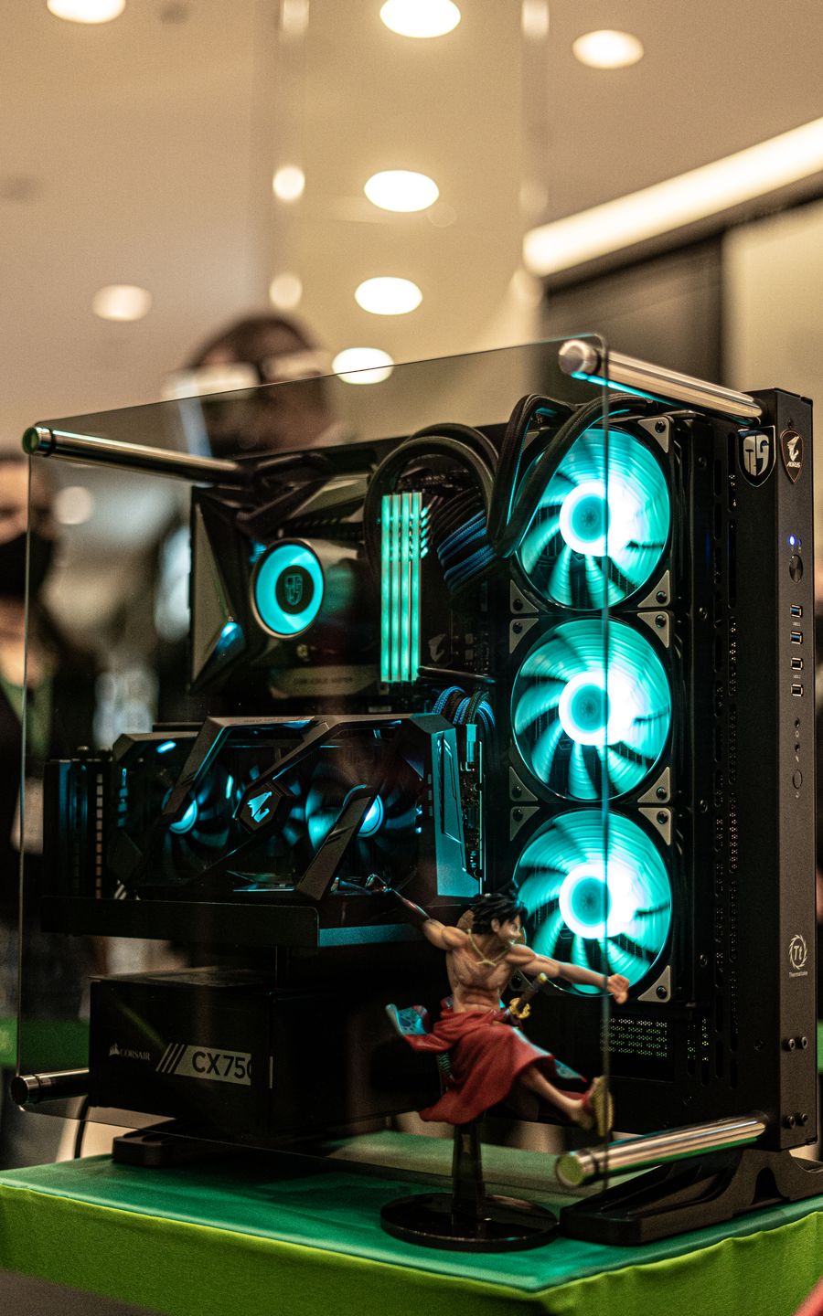 RGB-подсветка и игровая периферия в клубе